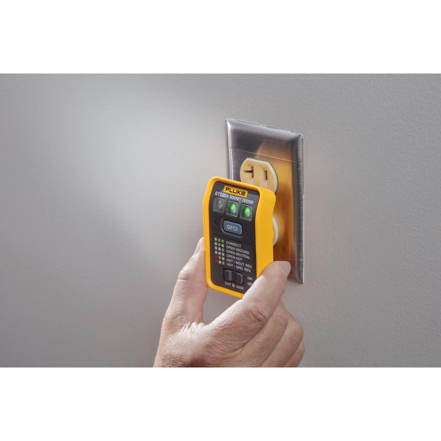 Probador de Enchufes GFCI Fluke ST120+ con Beeper Audible