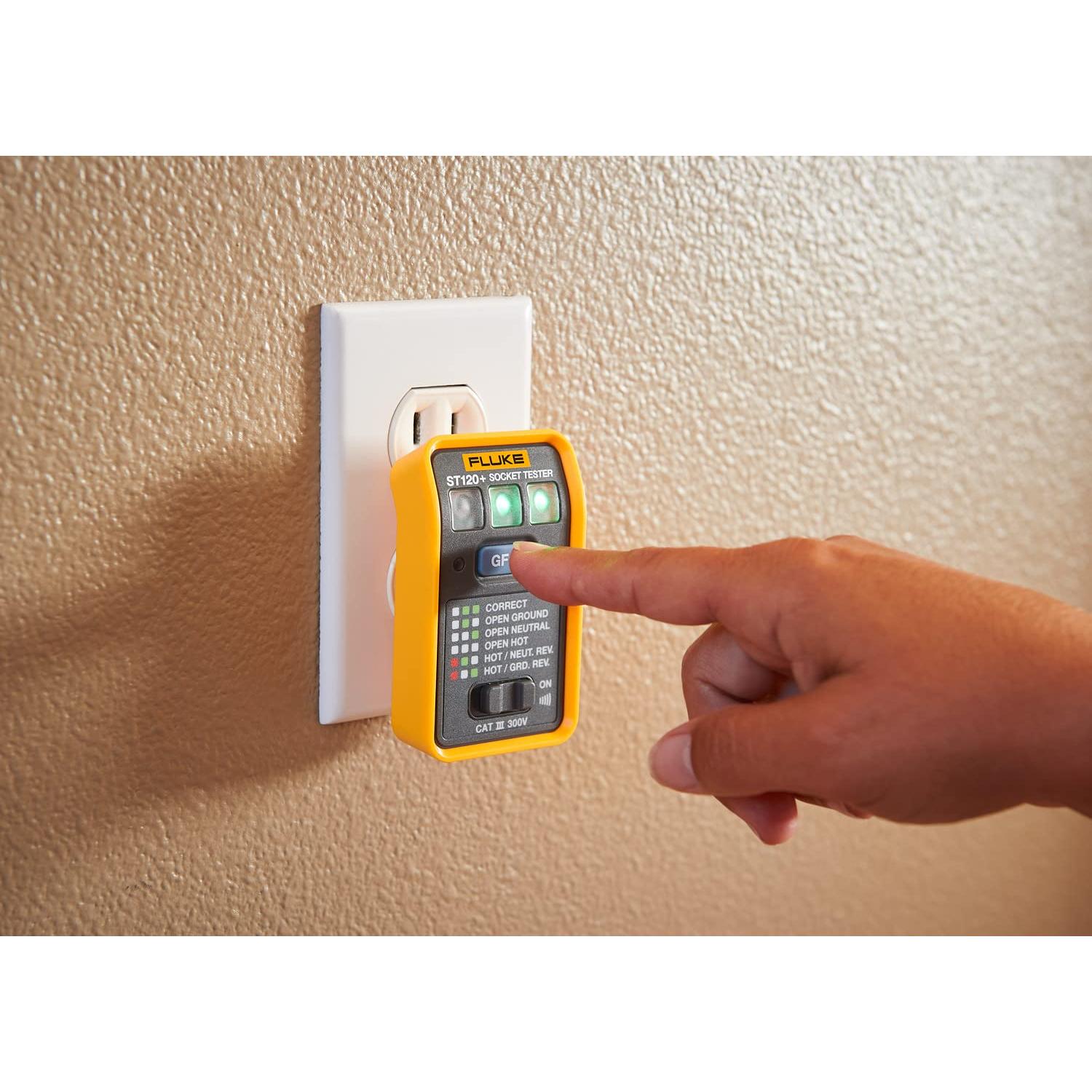 Probador de Enchufes GFCI Fluke ST120+ con Beeper Audible