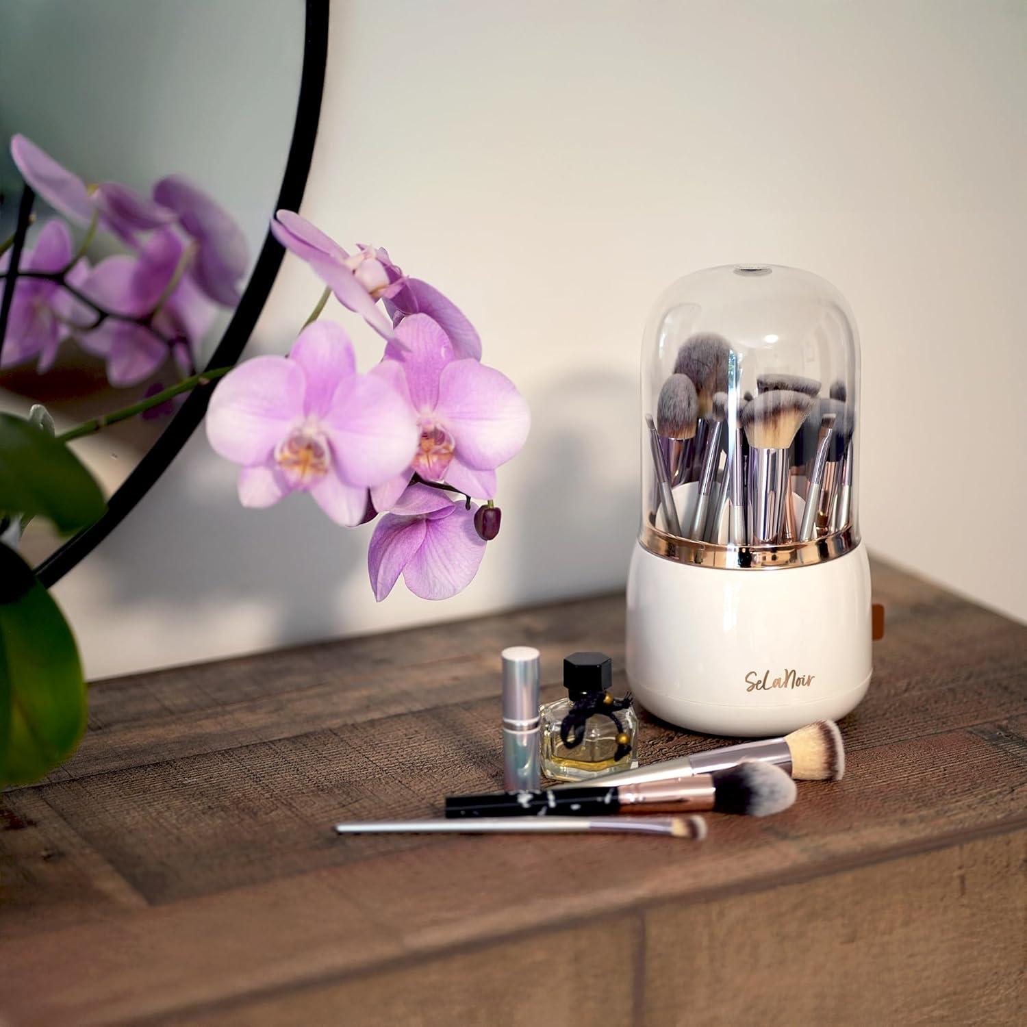 Soporte Rotatorio para Brochas de Maquillaje SeLaNoir con Tapa