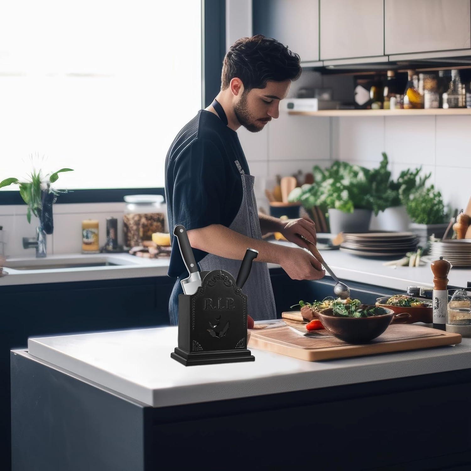 Soporte de Lápiz Gótico Gueevin en Forma de Tumba 14.5cm