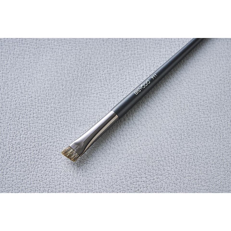 Brocha de Cejas UYEDA BISYODO, Tejón, 14.7 cm, Negra