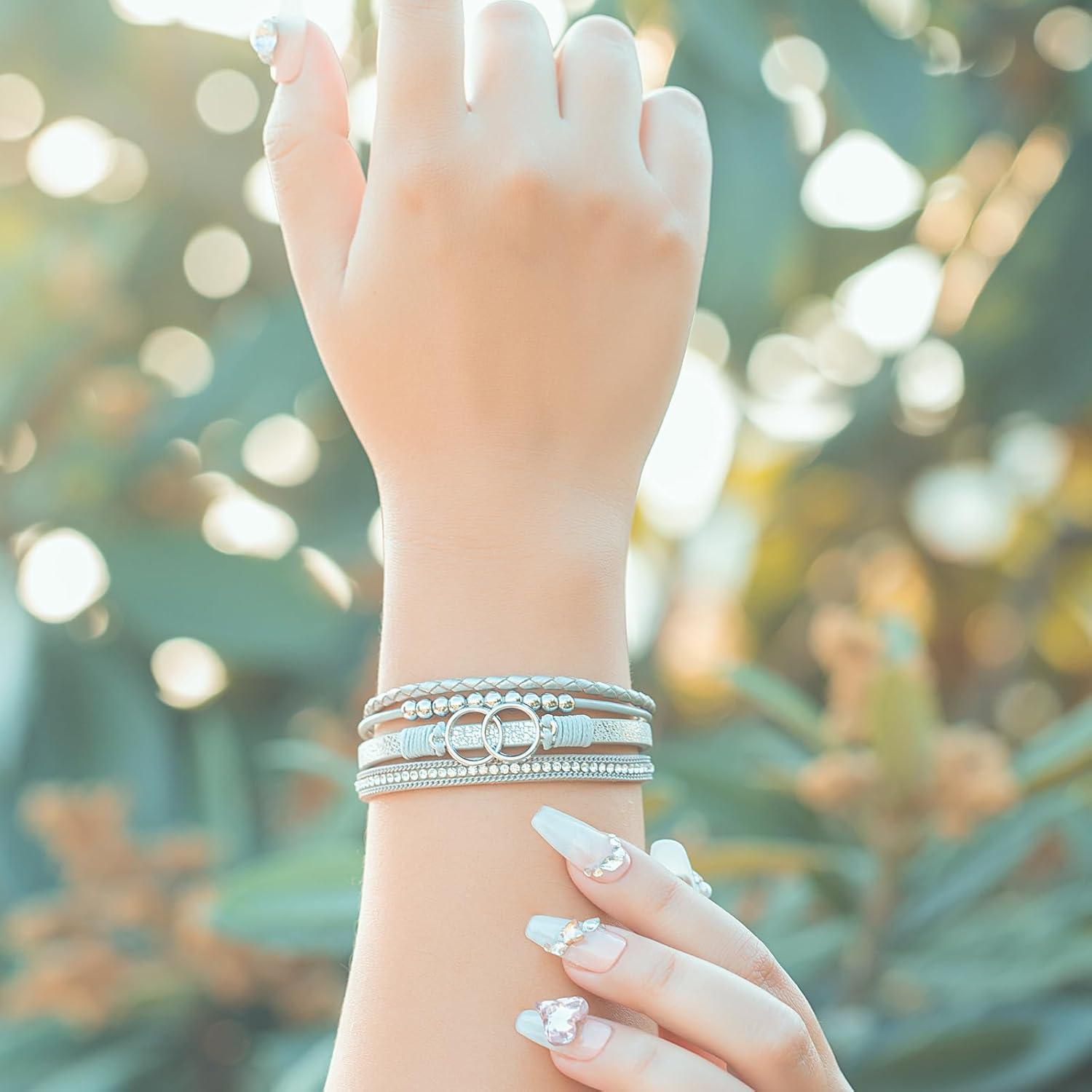 Pulsera Boho Infinito de Cuero con Perlas y Cierre Magnético