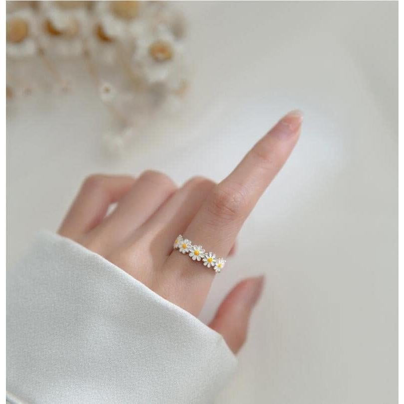 Anillo Ajustable de Flor Margarita Encantadora para Mujeres