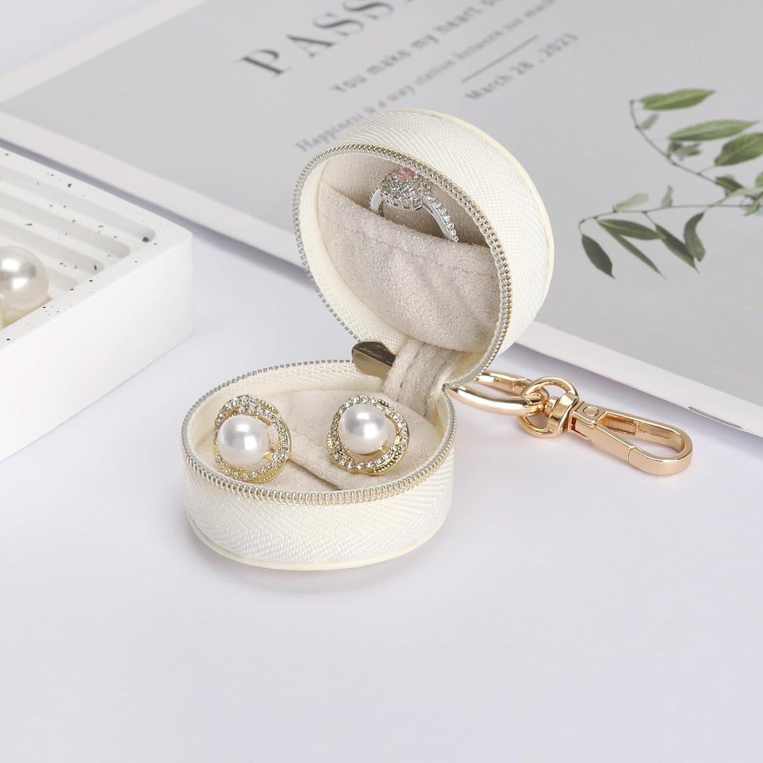 Caja de Soporte para Anillos KUKUVR Blanca Portátil 5x5x3 cm