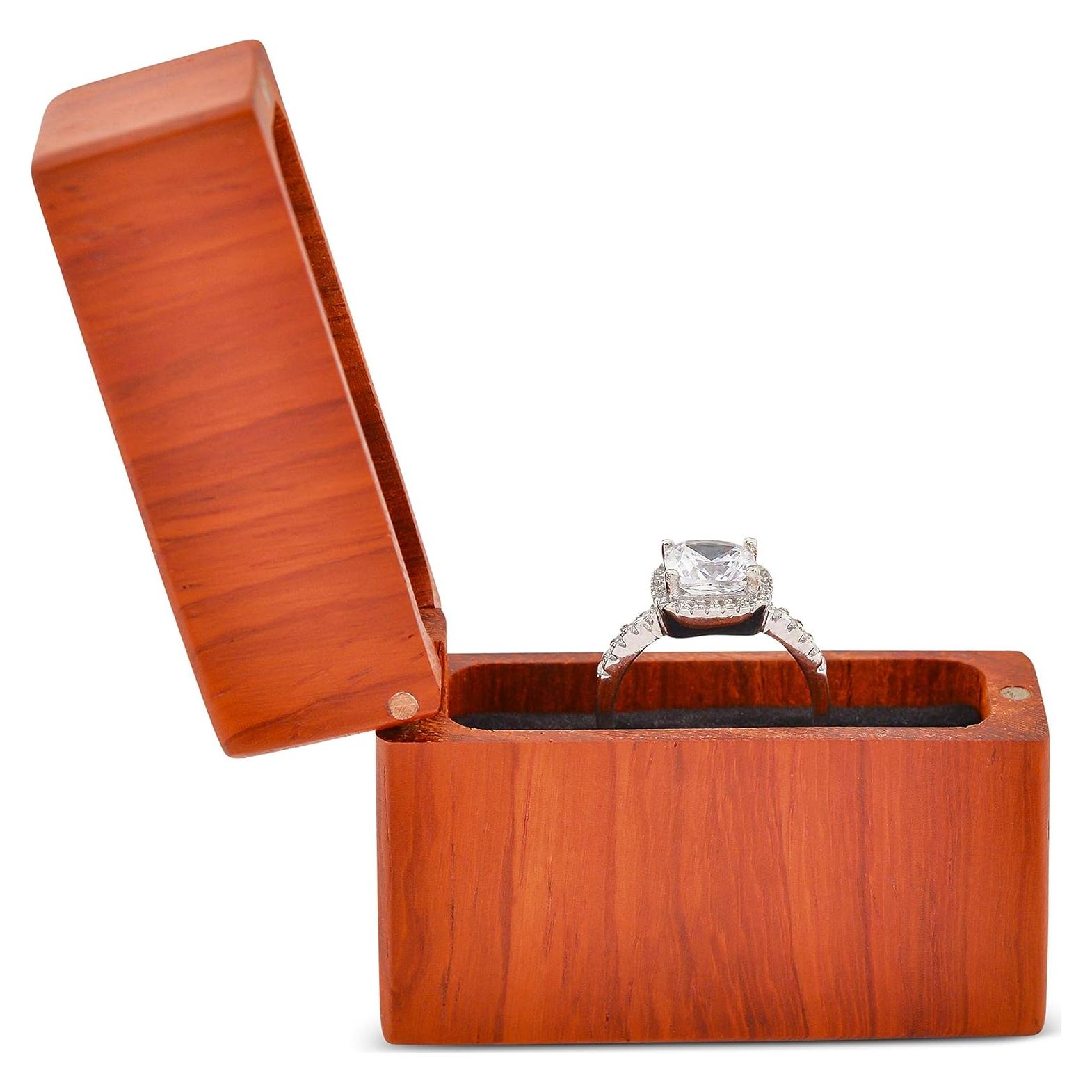 Caja de Anillo de Madera Palisandro DIAMOND IGLOOS - Compacta