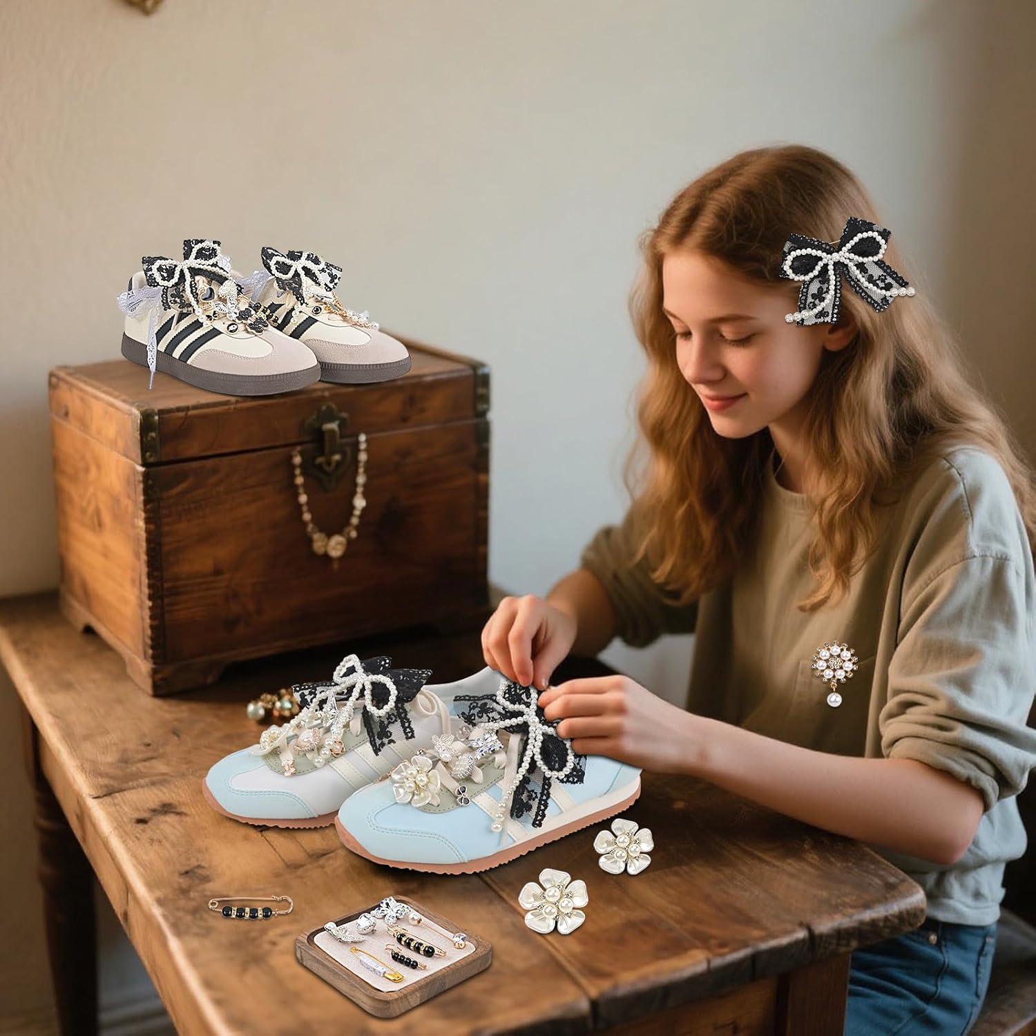 Kit de Charms Negros para Zapatos Yuboo - 246 Piezas DIY