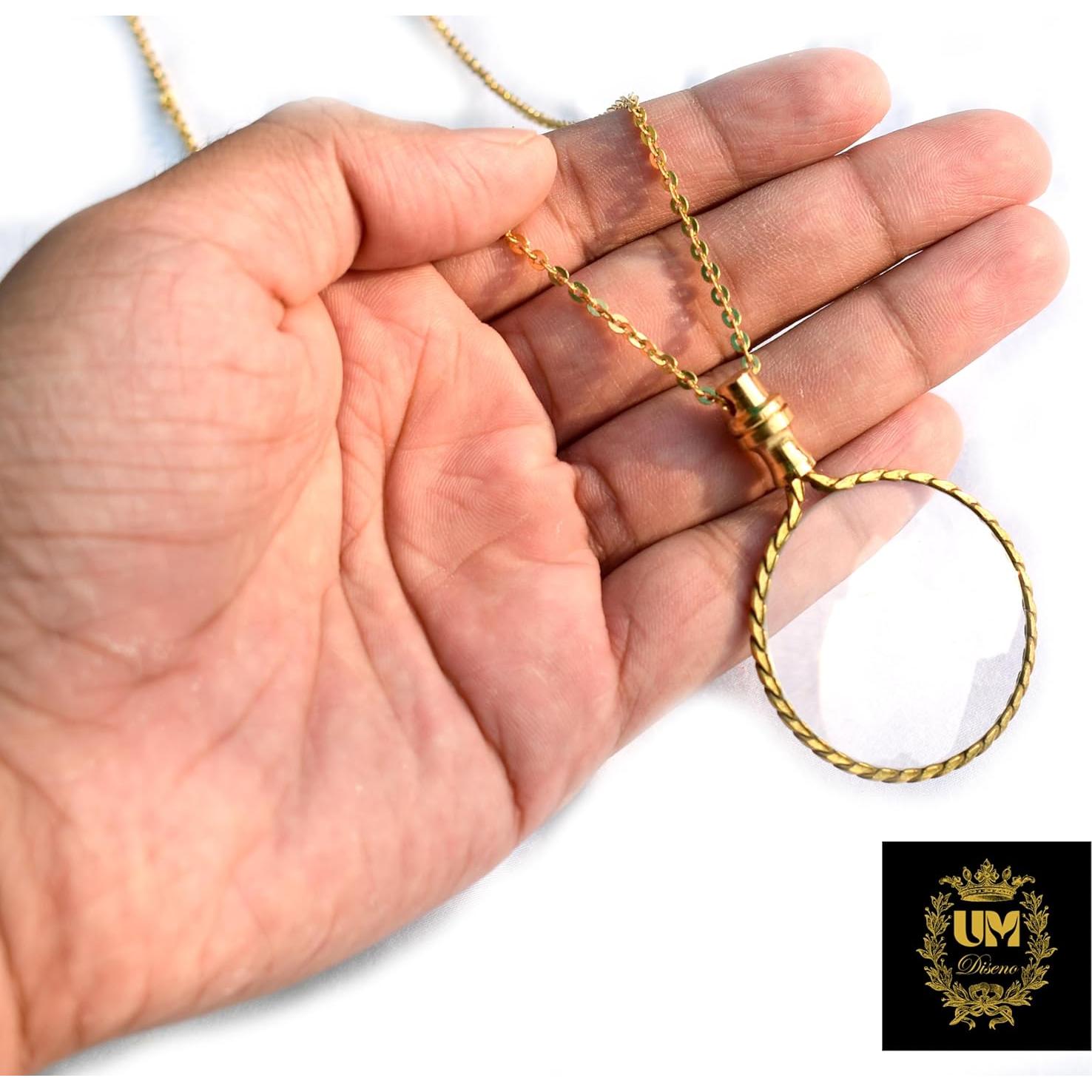 Collar Lupa Vintage UM Diseño 10X Bronce Antiguo 5.08 cm