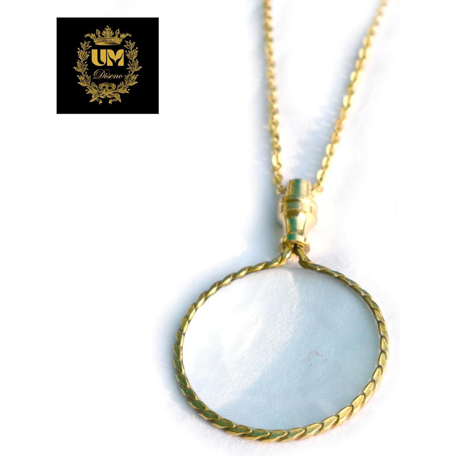 Collar Lupa Vintage UM Diseño 10X Bronce Antiguo 5.08 cm