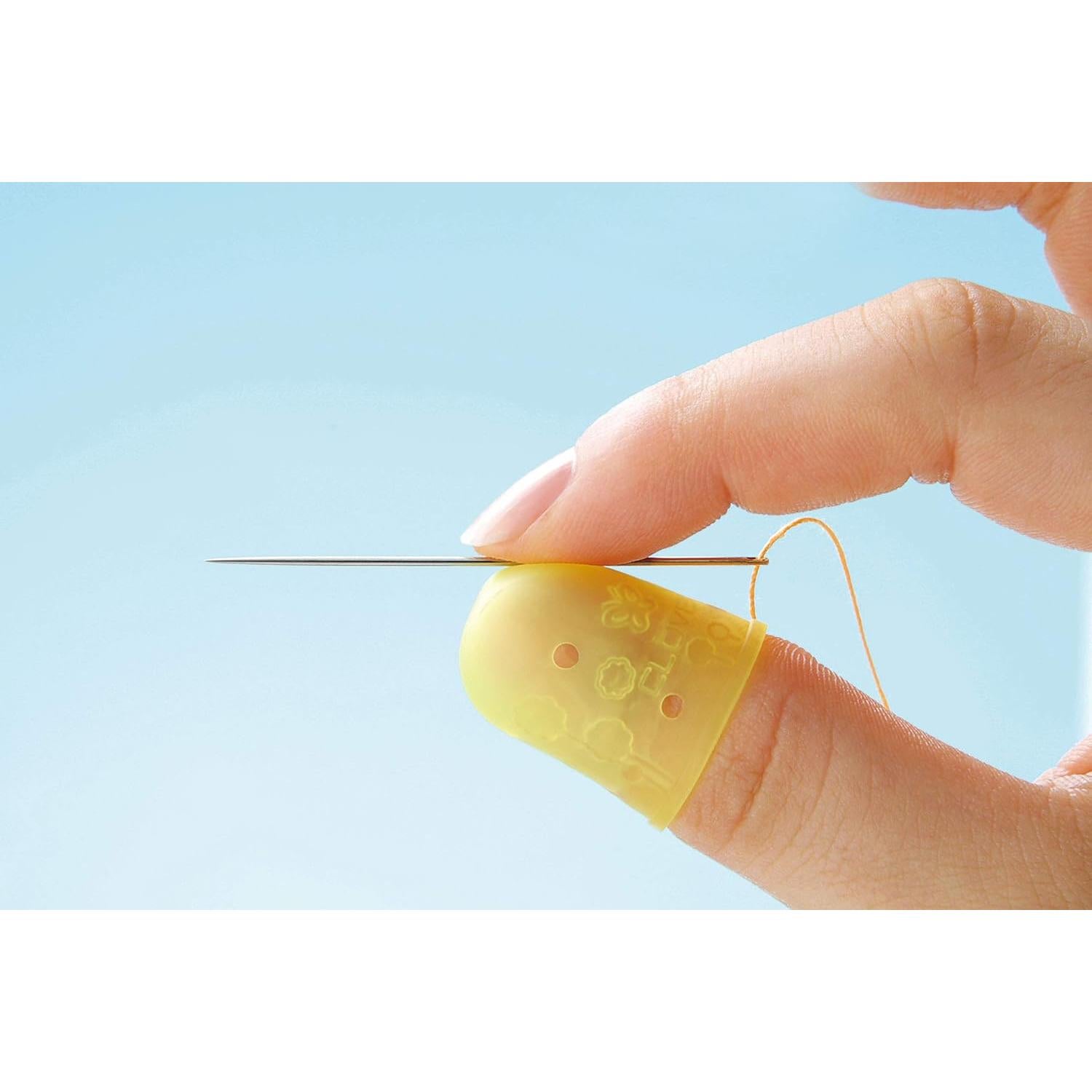 Dedal Grande de Goma Flexible Clover Amarillo 6.35x14.86 cm