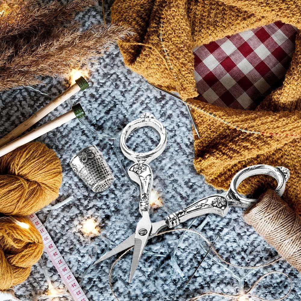 Kit de Costura Hicello con Tijeras, Dedal y Hilo - Vintage