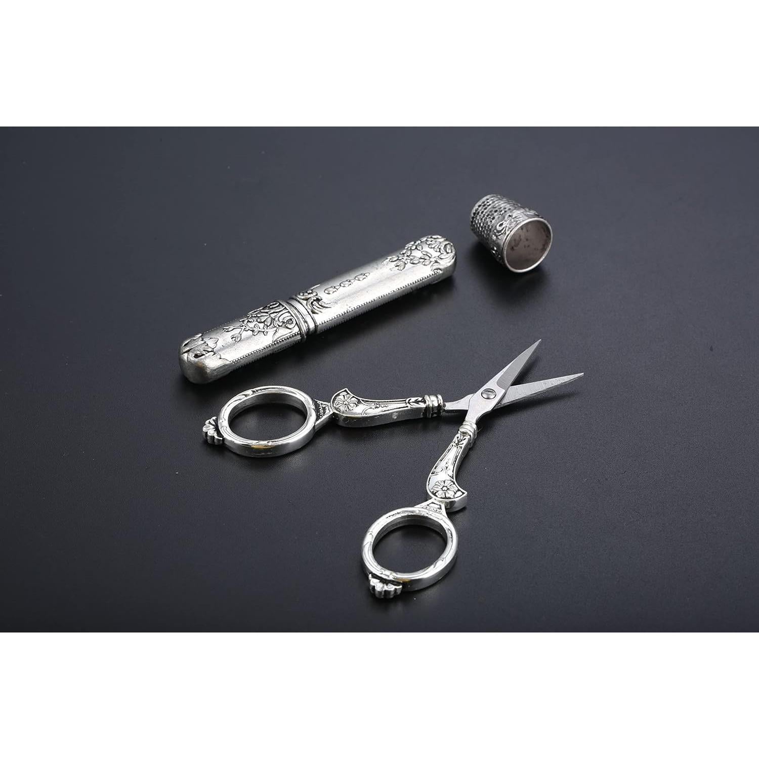 Kit de Costura Hicello con Tijeras, Dedal y Hilo - Vintage