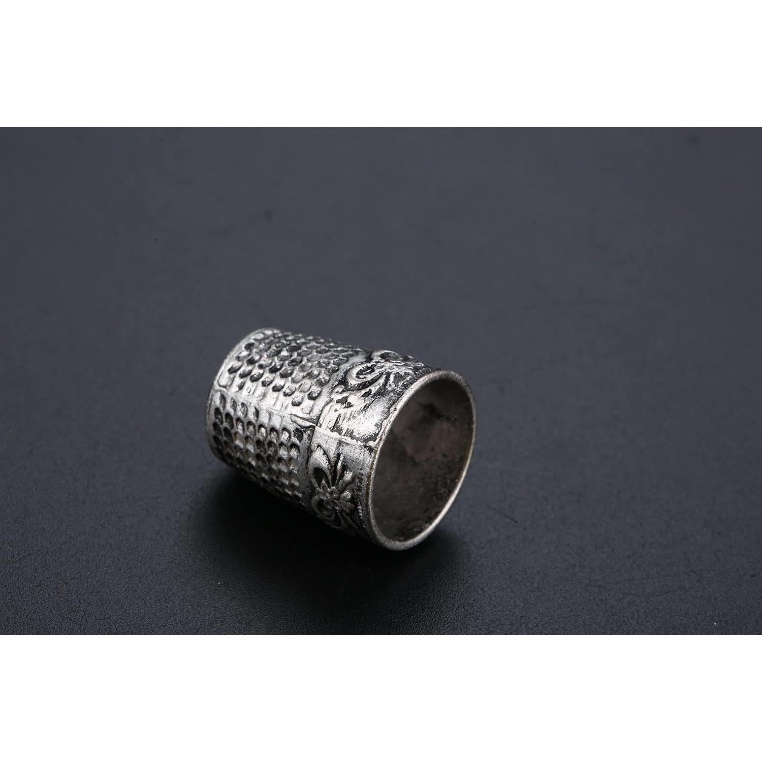 Kit de Costura Hicello con Tijeras, Dedal y Hilo - Vintage