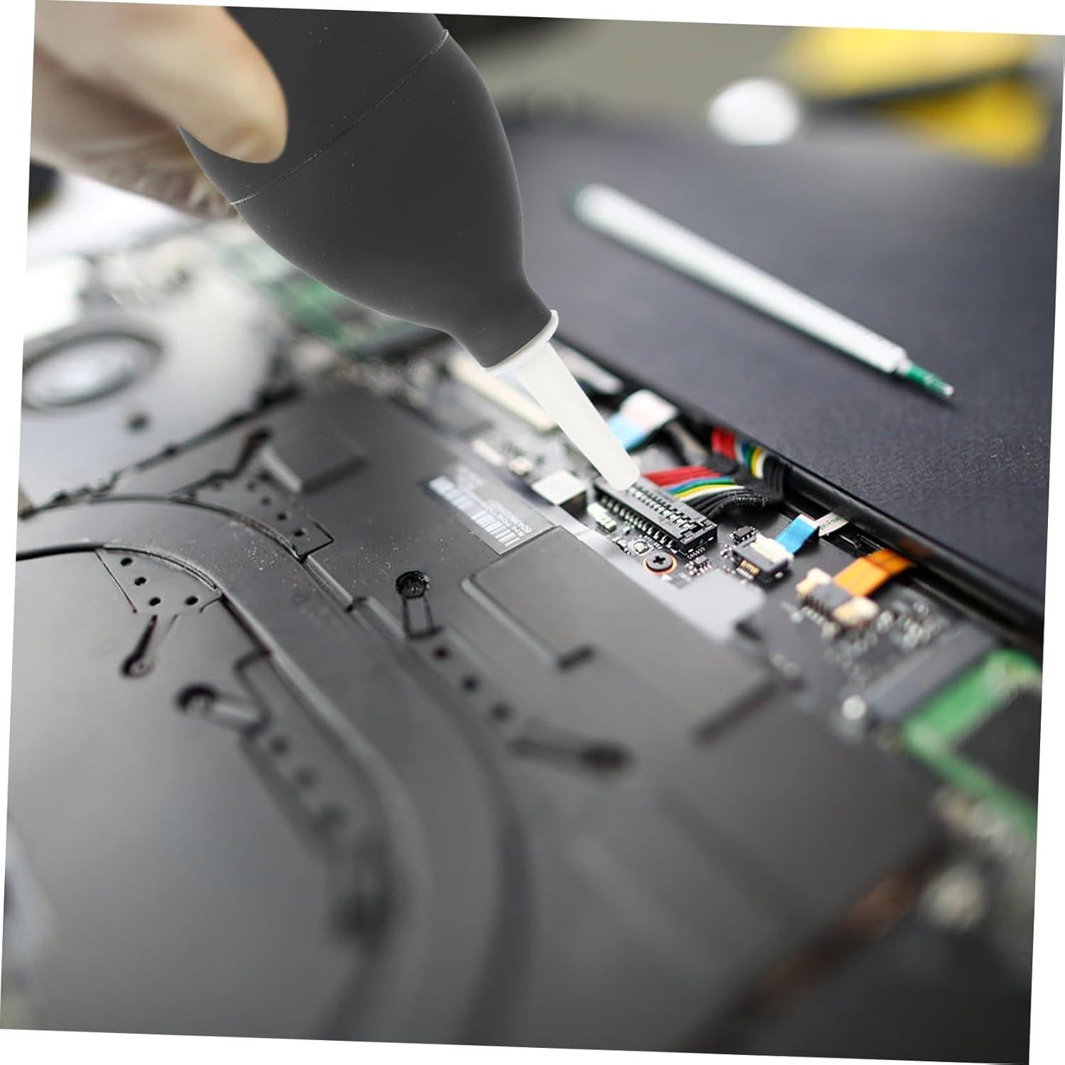 Kit de Limpieza Portátil Artibetter para Auriculares - 4 Piezas