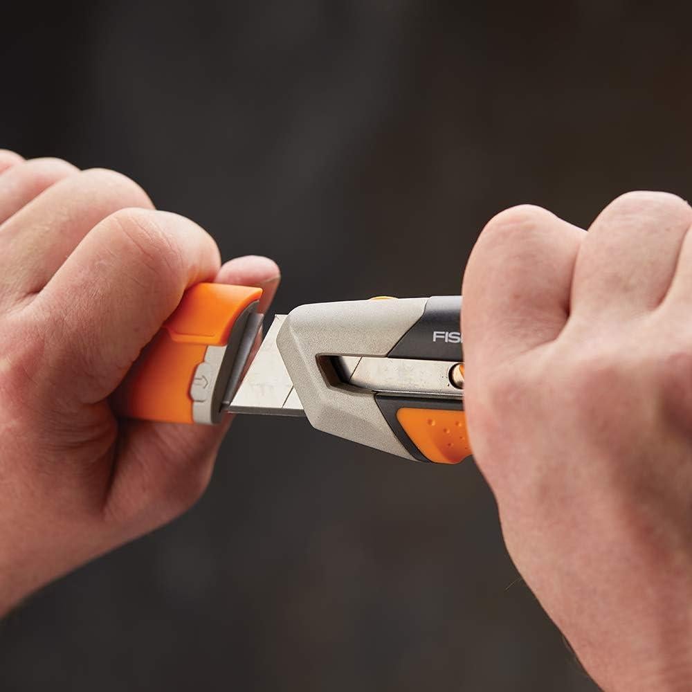 Cuchillo Utility Pro Fiskars 25 mm Naranja/Negro con Garantía