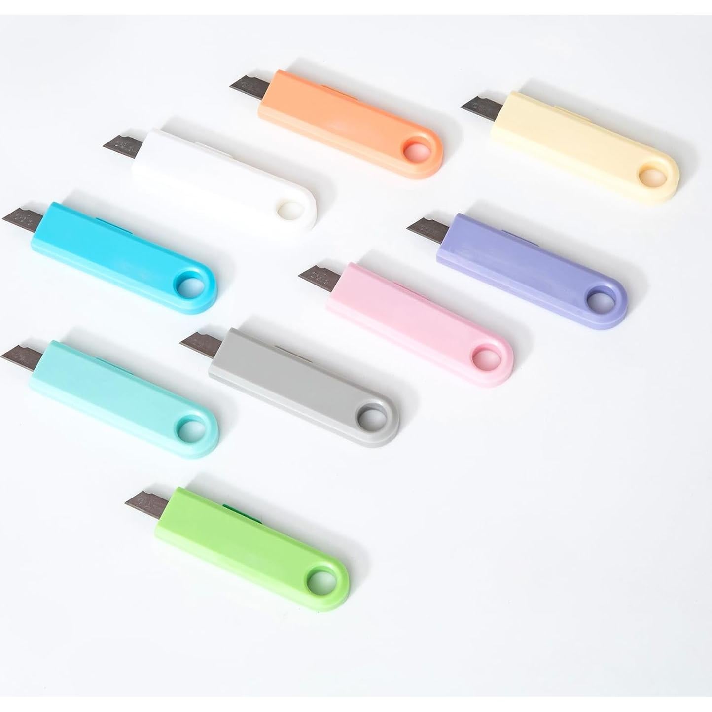 Cuchillos Utility Retráctiles Genérico - 9 Colores, 8.2 cm