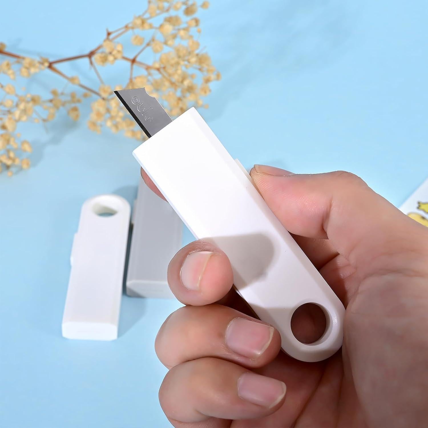 Cuchillos Utility Retráctiles Genérico - 9 Colores, 8.2 cm