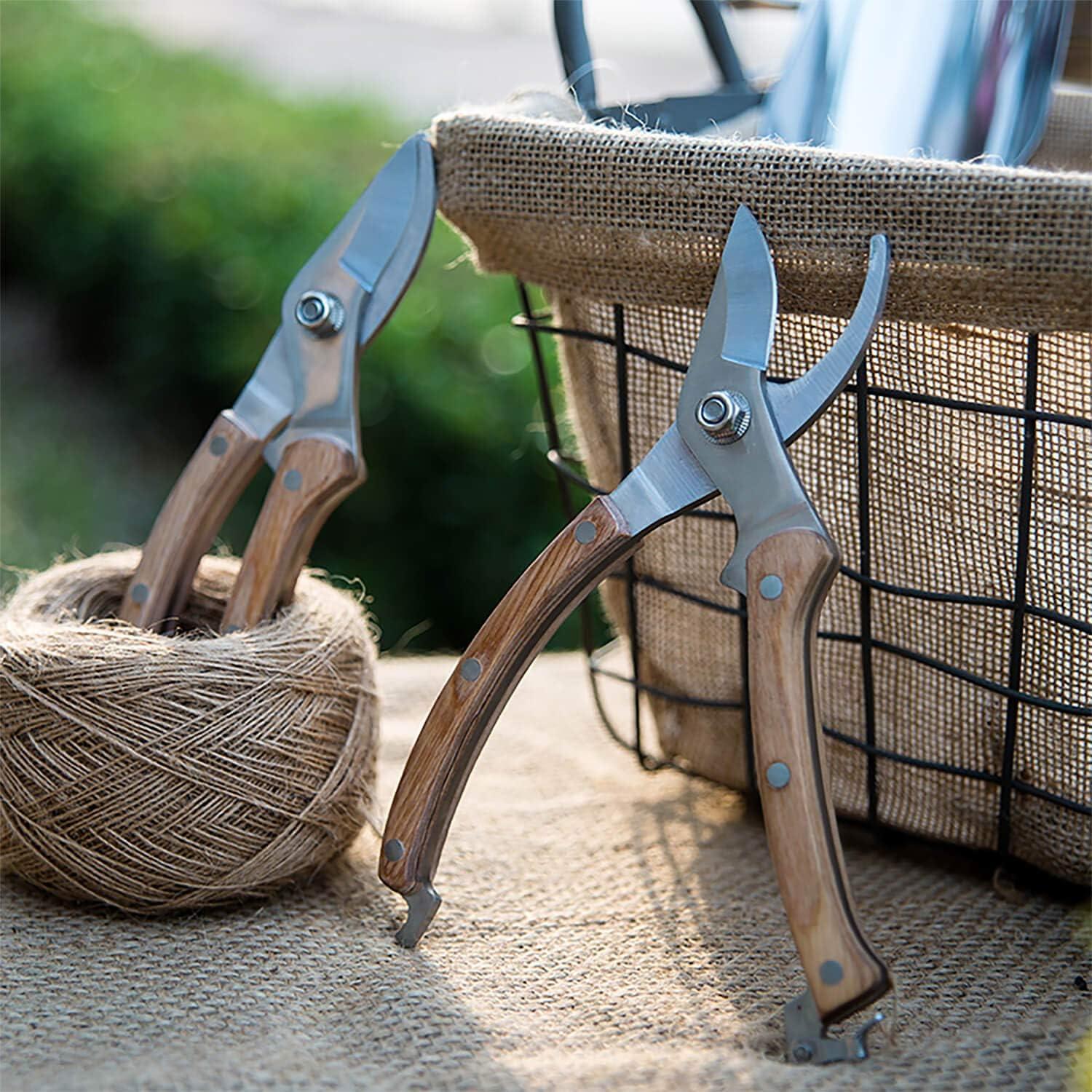 Tijeras de podar BUGUI E012 8" mango de madera acero SK-5