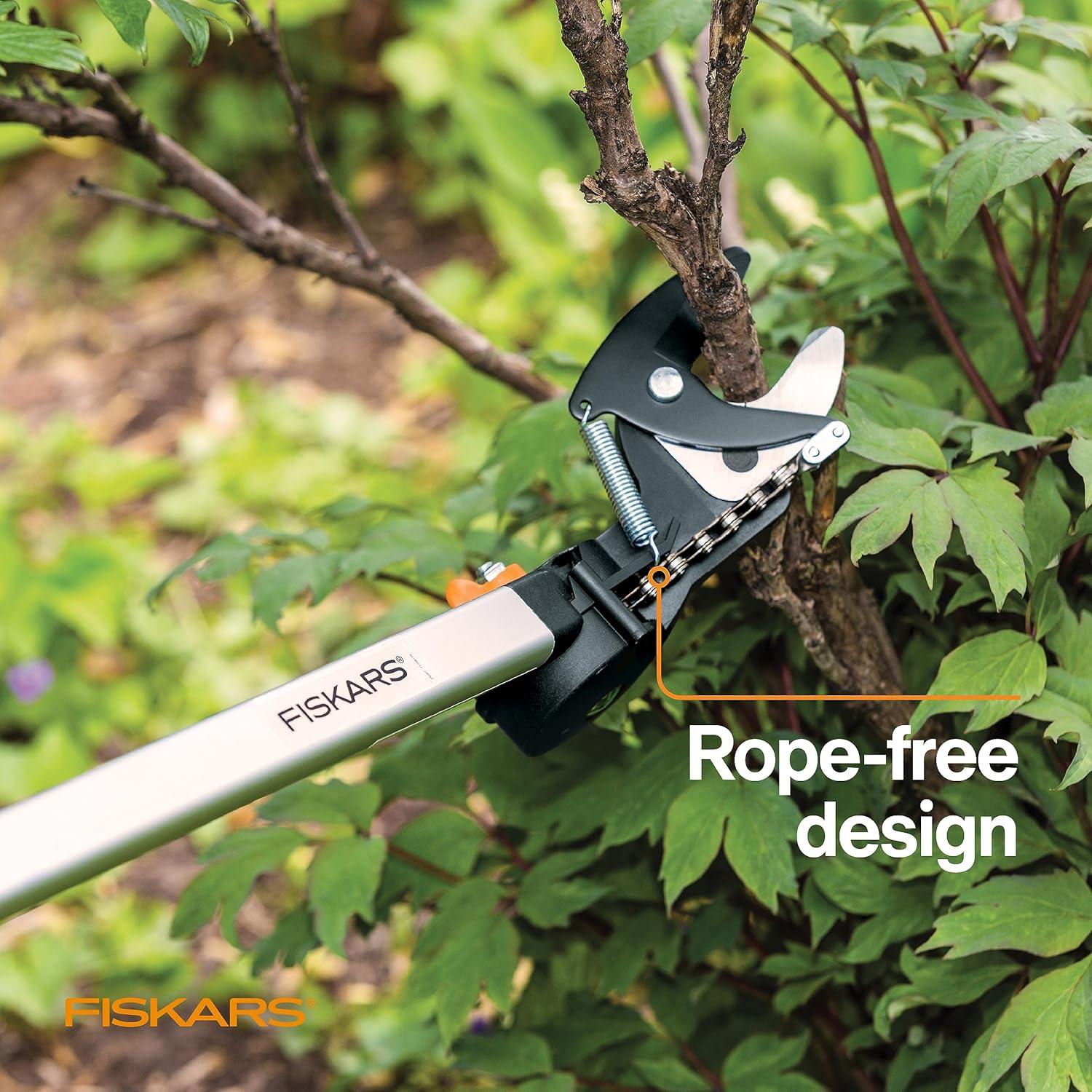 Podadora de Árboles Fiskars Extensible 2.4-3.7m con Sierra
