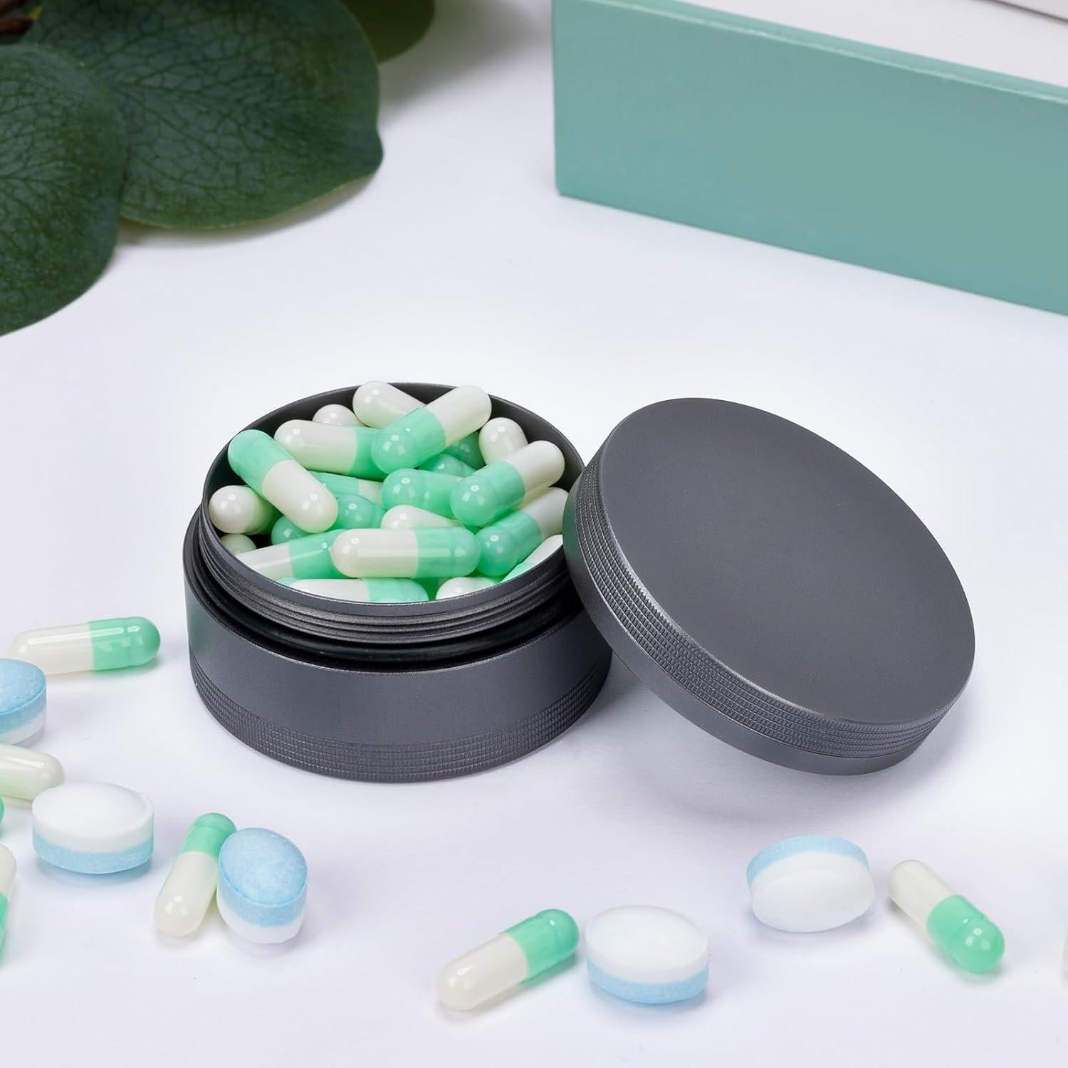 Caja de Pastillas Metálica SOBAHIDO Mediana Impermeable Gris