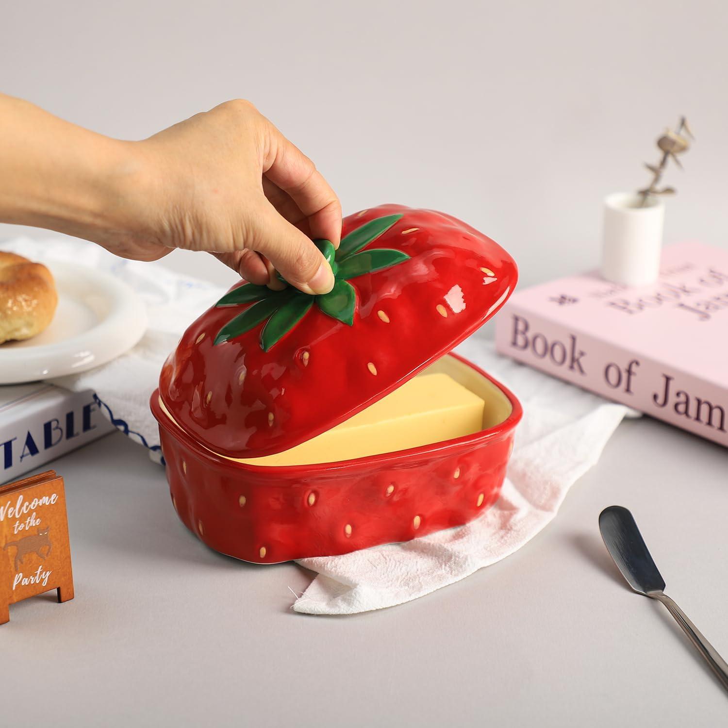 Plato de Mantequilla de Cerámica con Tapa Patrón Fresa