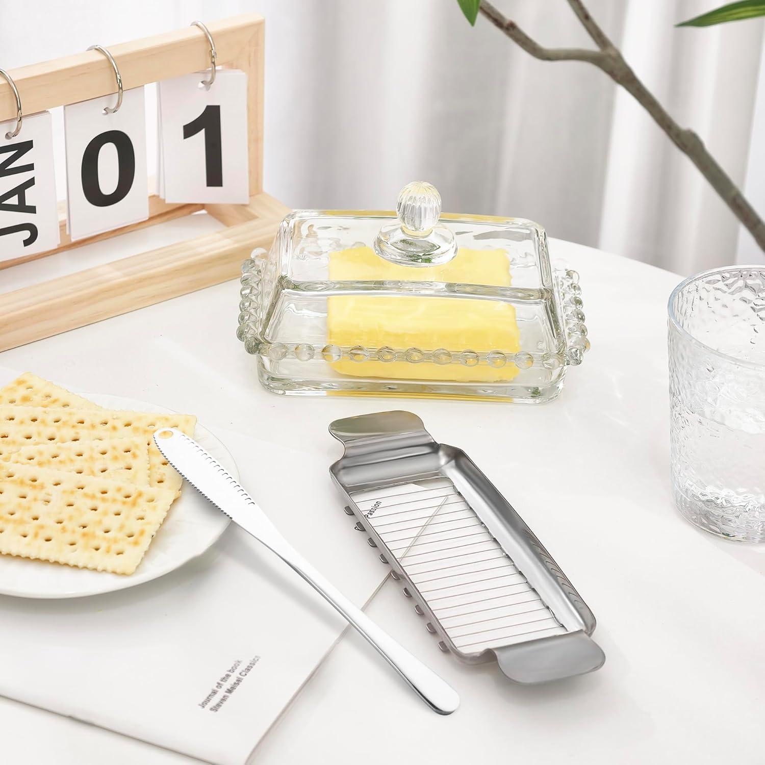 Plato de Mantequilla de Vidrio con Tapa y Cuchillo - 17cm