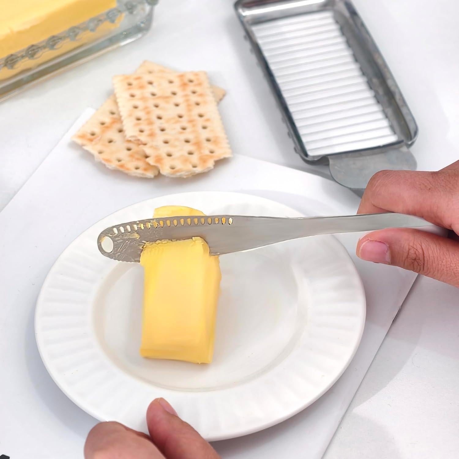 Plato de Mantequilla de Vidrio con Tapa y Cuchillo - 17cm