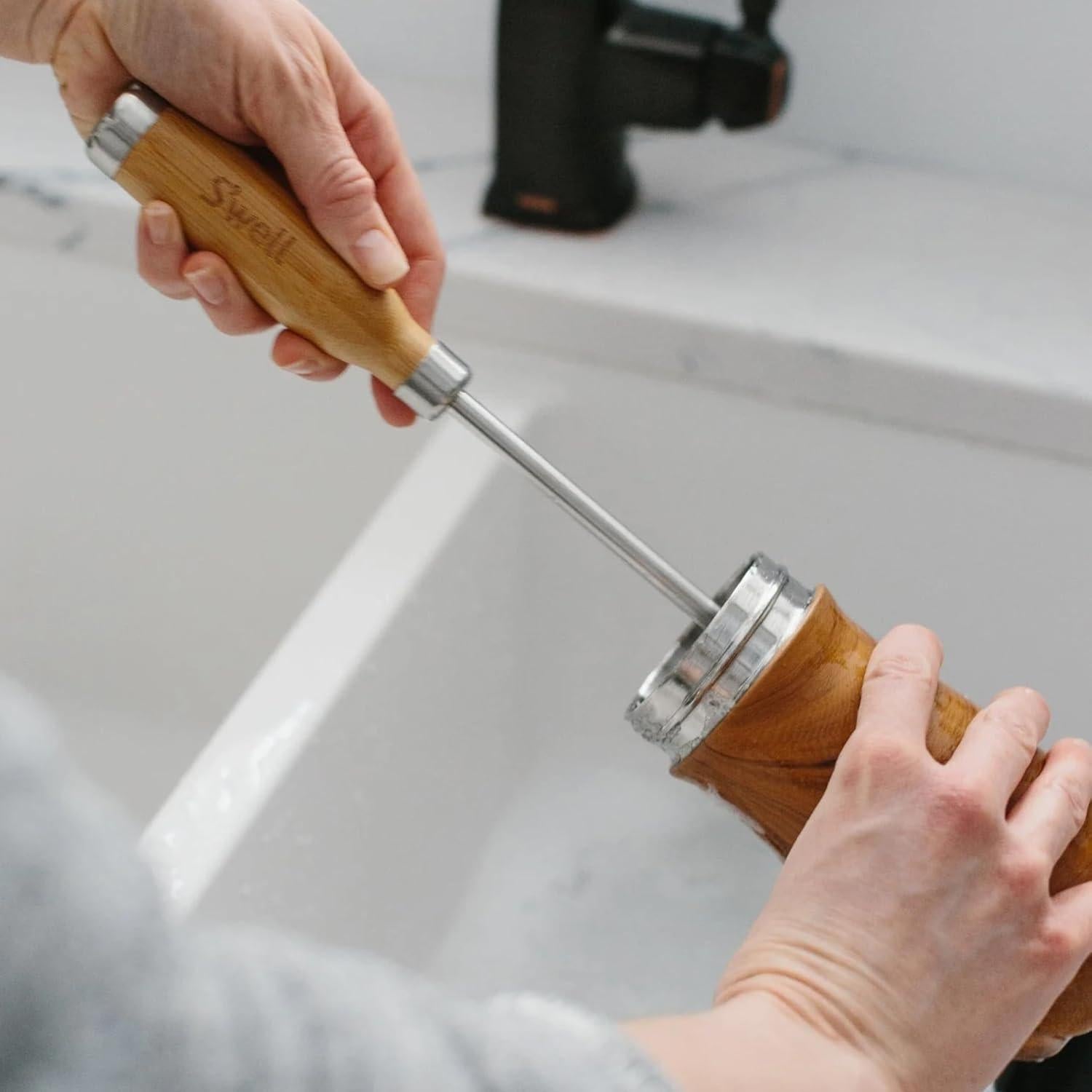 Cepillo de Limpieza S'well para Botellas - Mango de Bambú