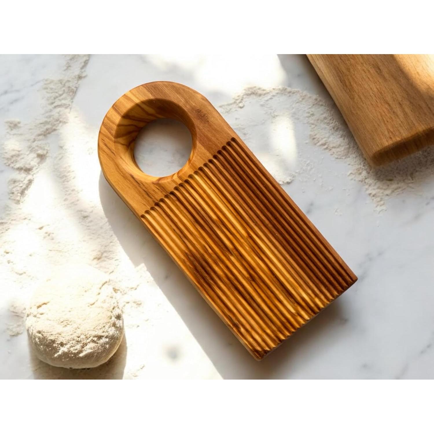 Tabla de Gnocchi de Madera de Olivo Hecha a Mano 22.86x7.62cm