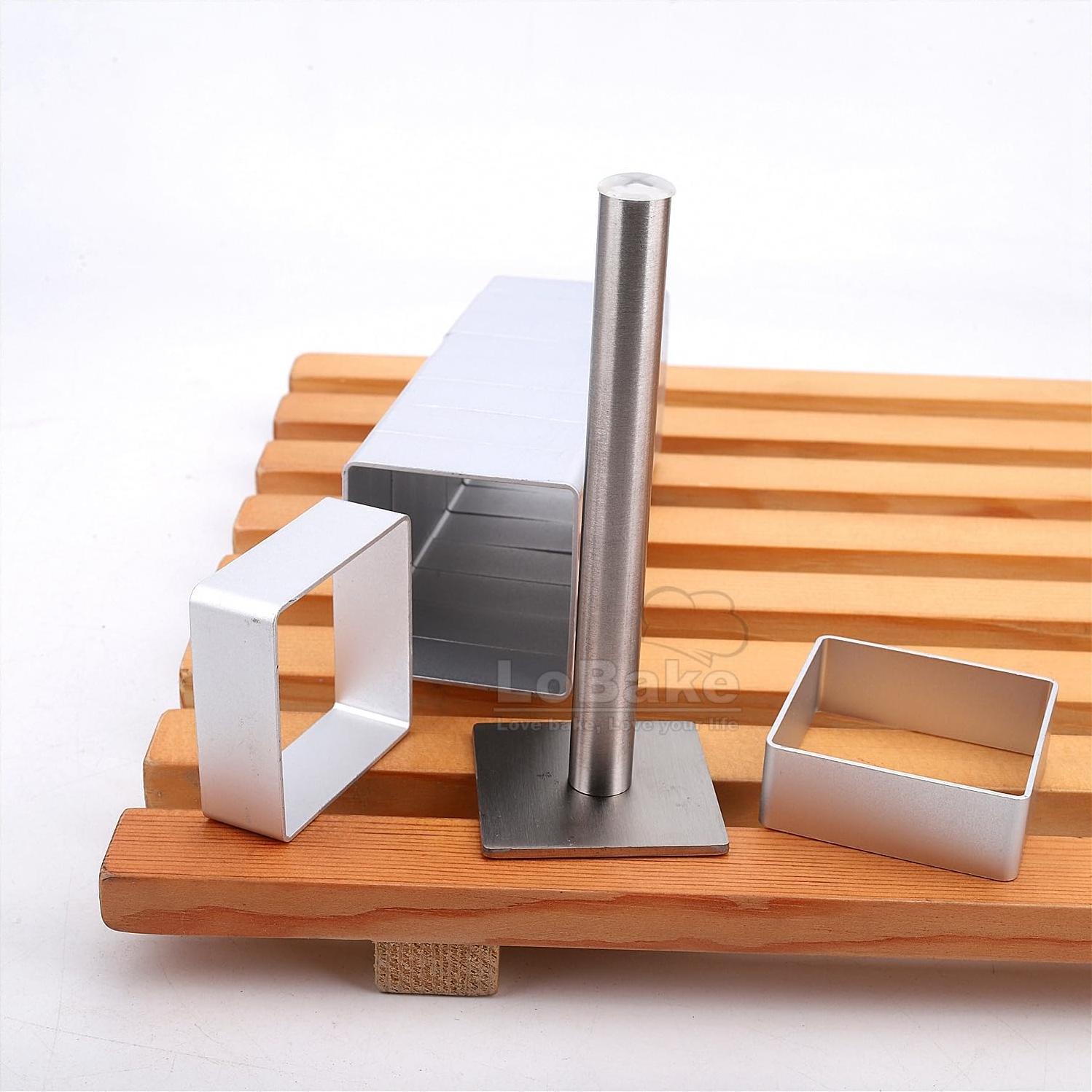 Set de 10 Moldes de Galleta Cuadrados LoBake 4.8 cm con Sello