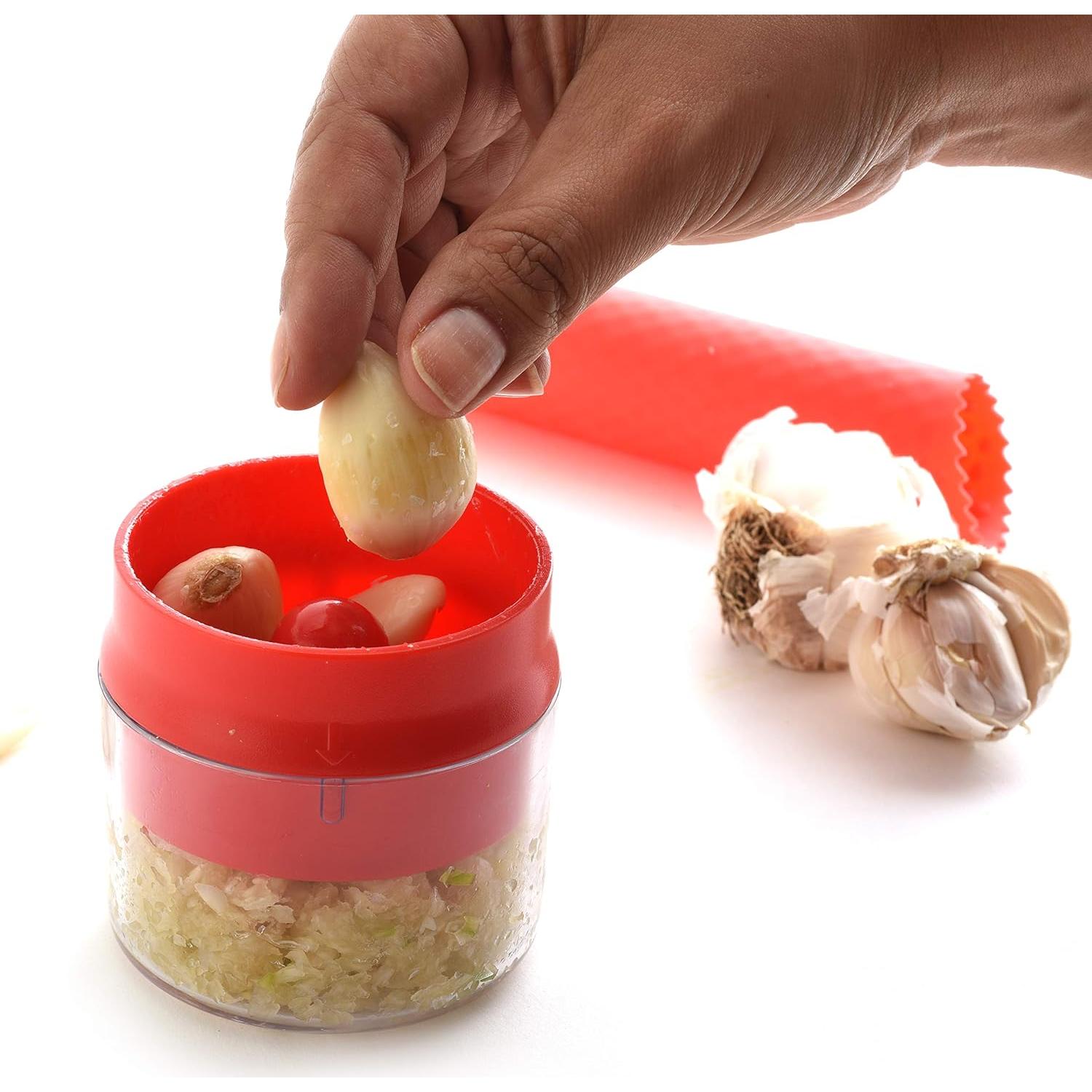 Norpro Twister y Pelador de Ajo Rojo 1151 - Utensilio de Cocina