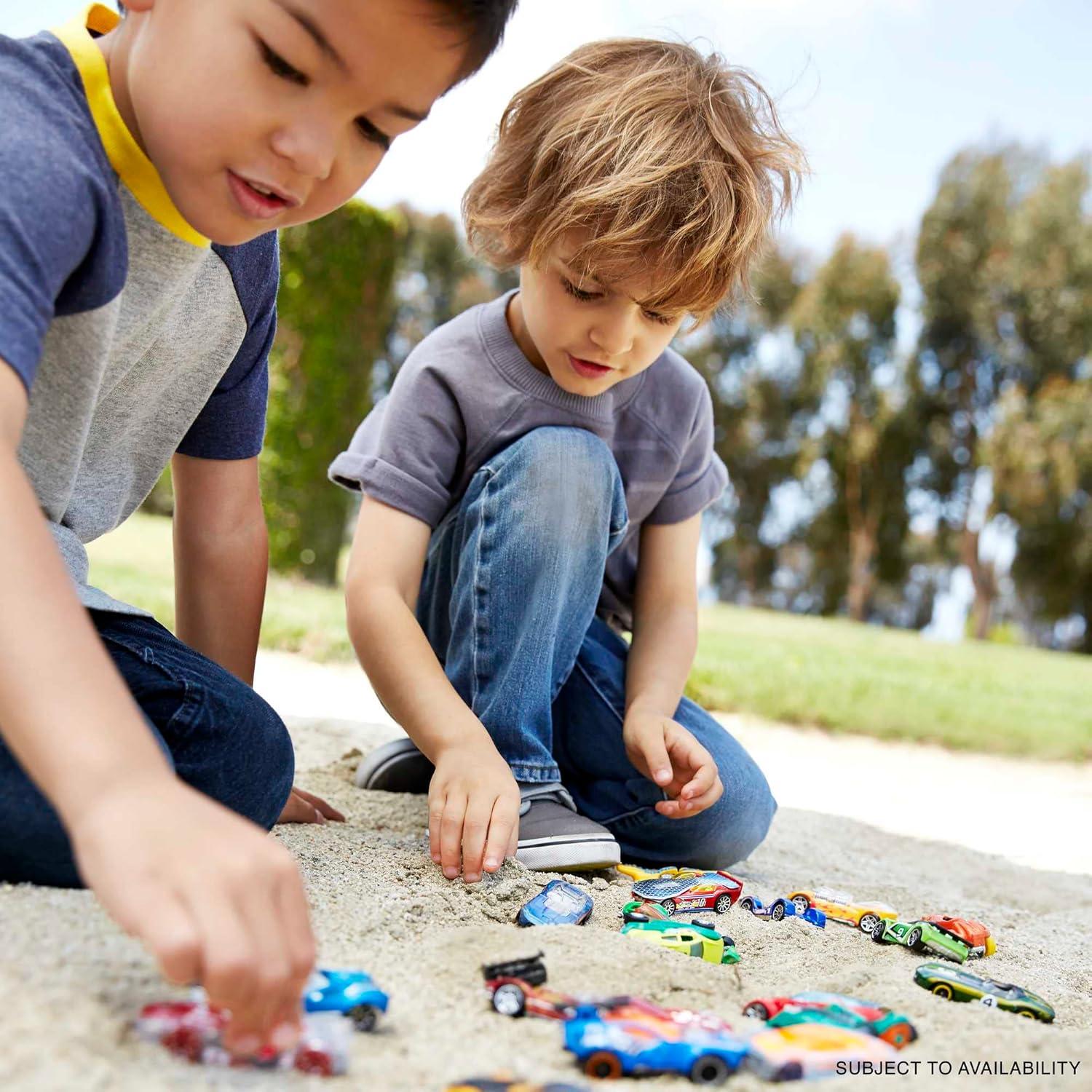 Hot Wheels Paquete de 10 Coches a Escala 1:64 - Diversión Asegurada