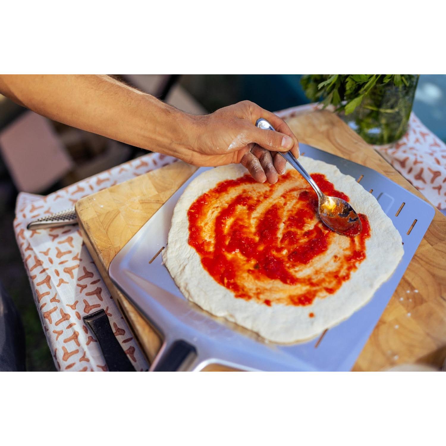 Paleta de Pizza Perforada Ooni 30.48 cm Aluminio Ligera