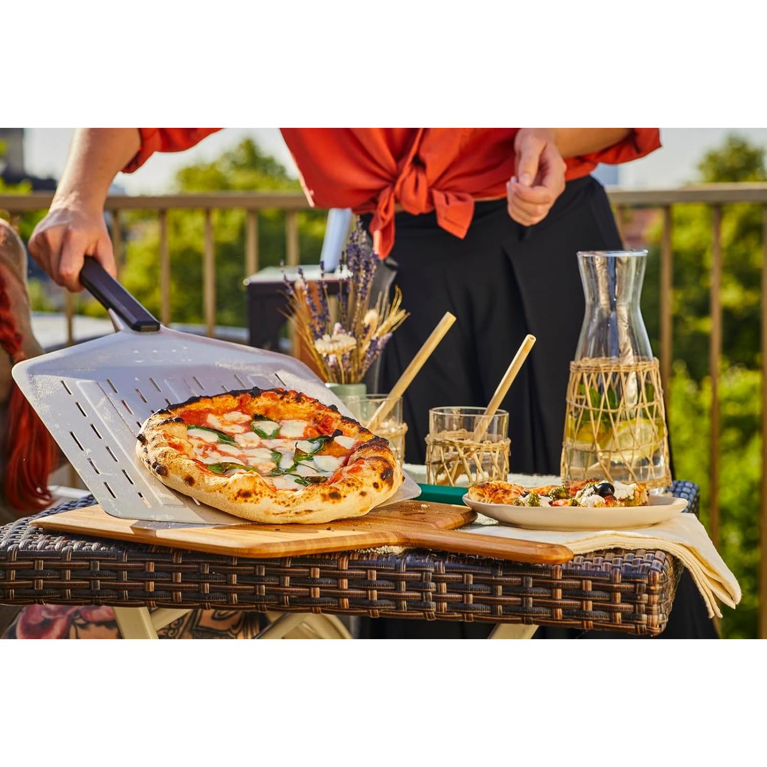 Paleta de Pizza Perforada Ooni 30.48 cm Aluminio Ligera