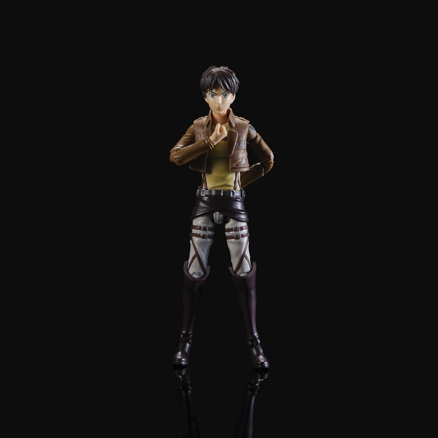 Figura Eren Jaeger Total Anime 16.5 cm con accesorios