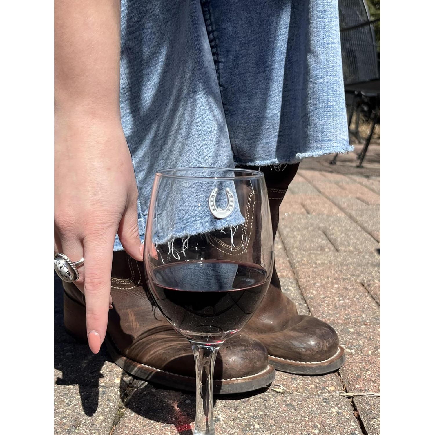 Set de 6 Encantos Magnéticos de Vino Triple Corona - Caballo, Bota, Sombrero