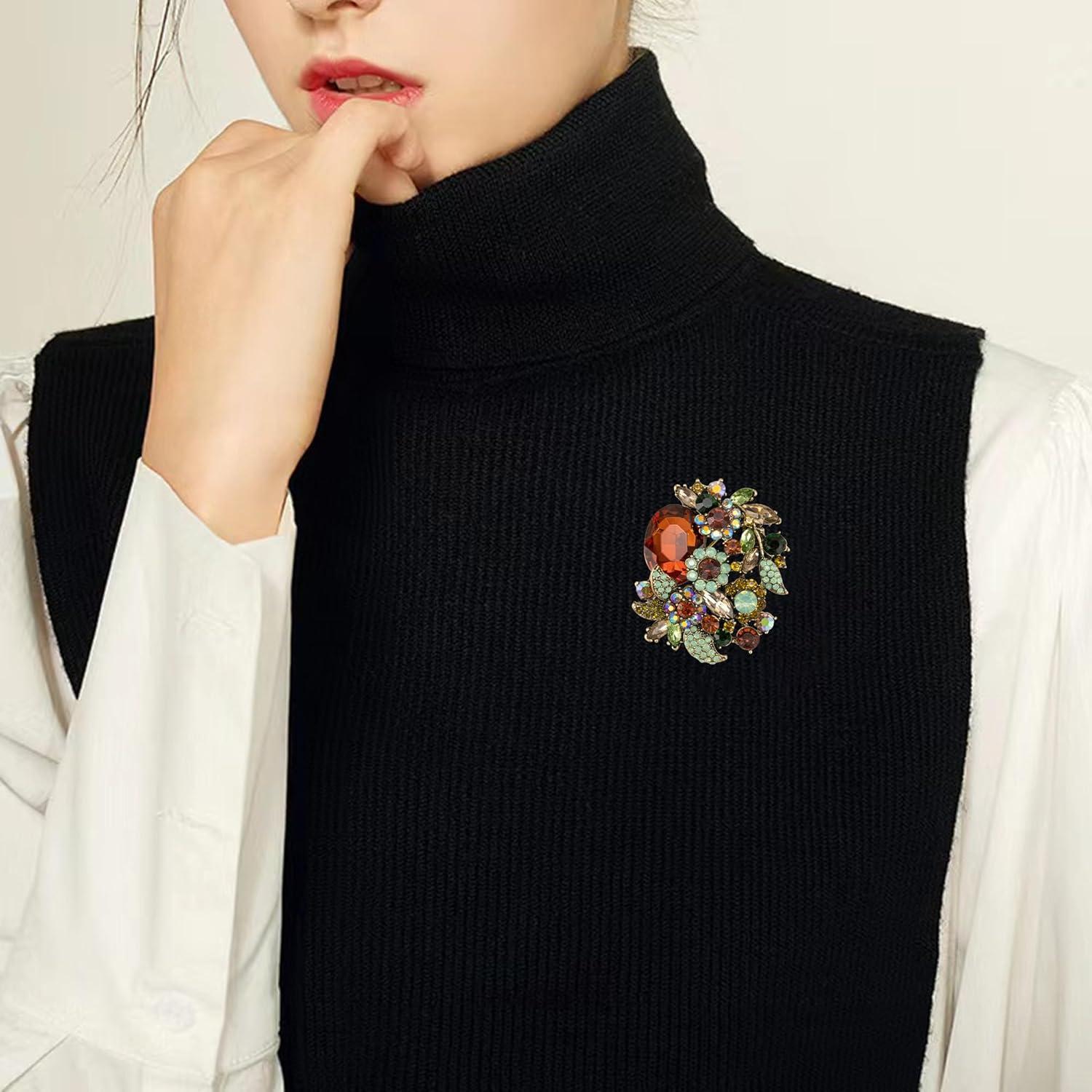 Broche de Flor SELOVO con Brillantina Tono Dorado 6.5x6cm