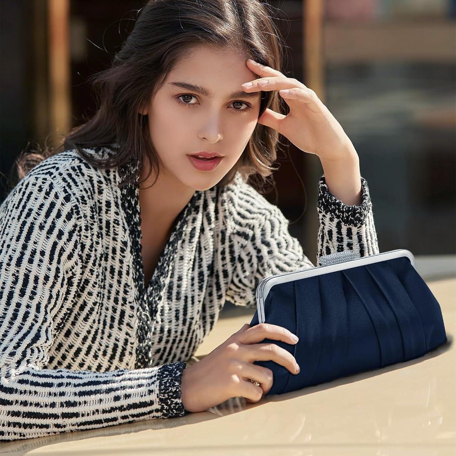 Bolso de Mano Plisado JAMBHALA para Mujeres - Elegante y Versátil