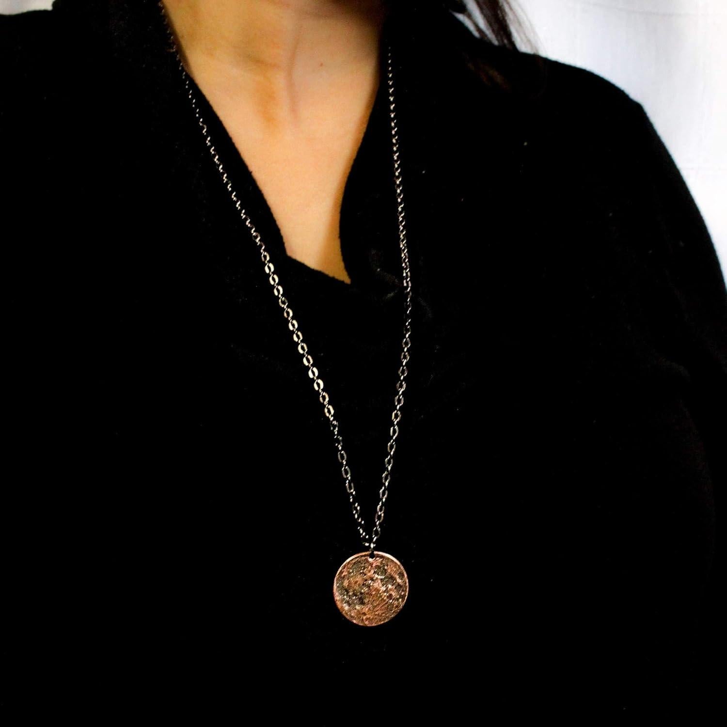 Collar de Cobre Luna de Tierra - Colgante 2.54 cm Hecho a Mano