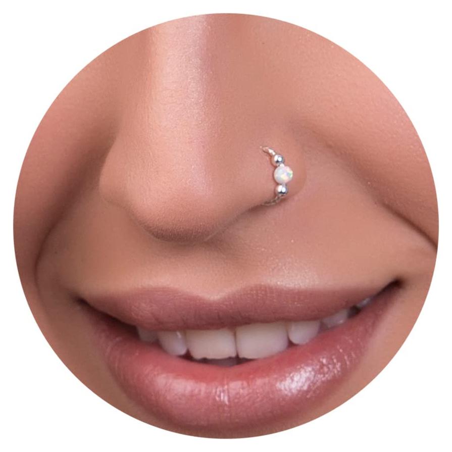Aro Nasal Plateado 7mm 20 Gauge con Ópalo Blanco - Joyería Hecha a Mano