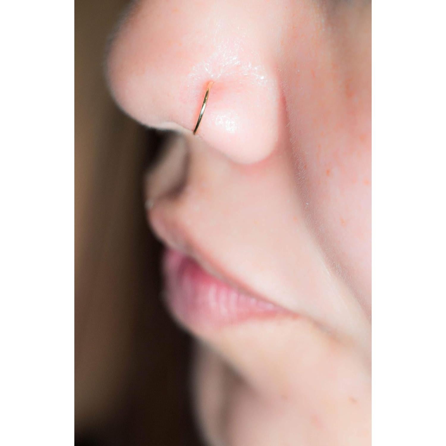 Aro de Nariz Relleno de Oro 14k 6-7mm 22g Ajustable