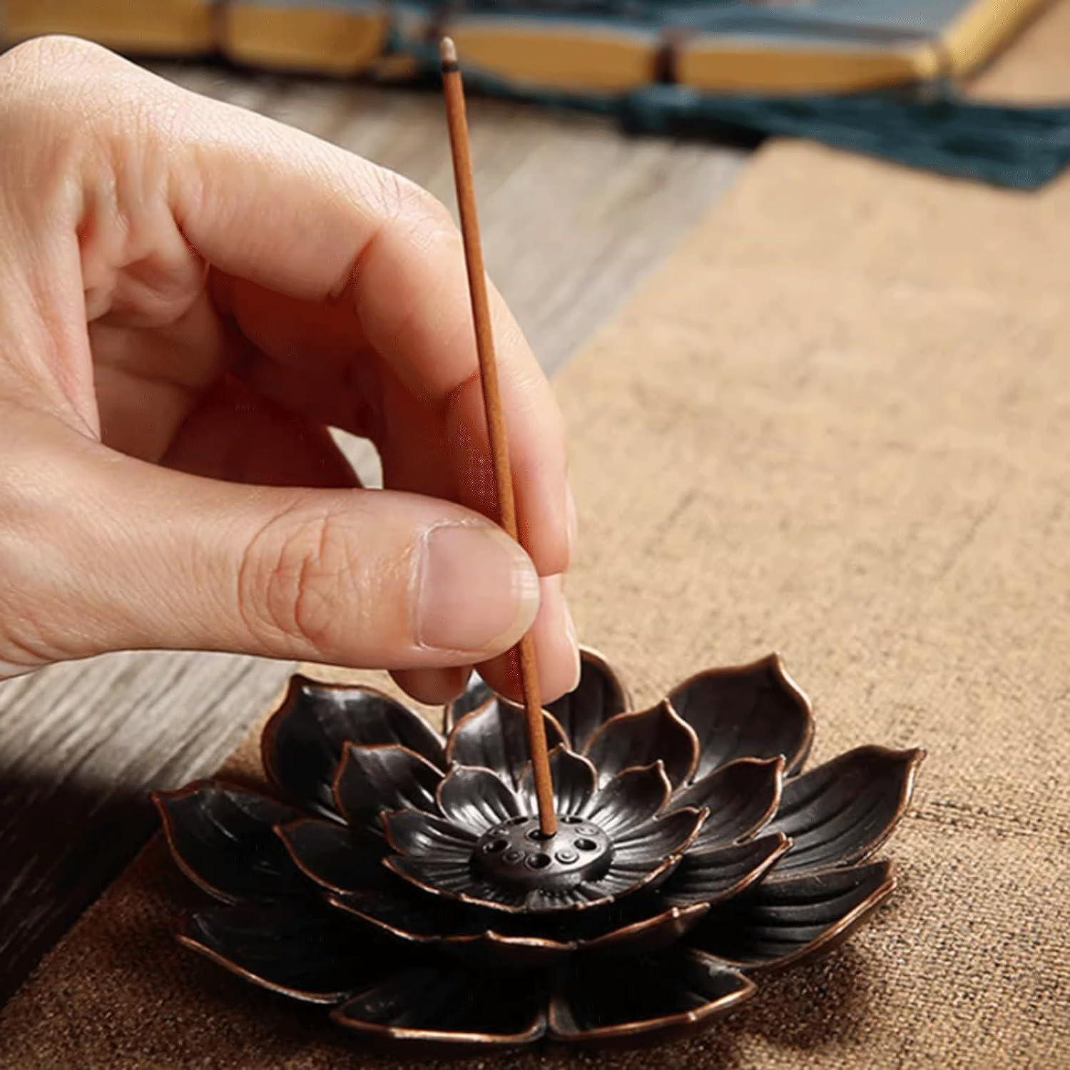 Soporte de Incienso VOKOLA Loto de Latón 4 Piezas 9cm