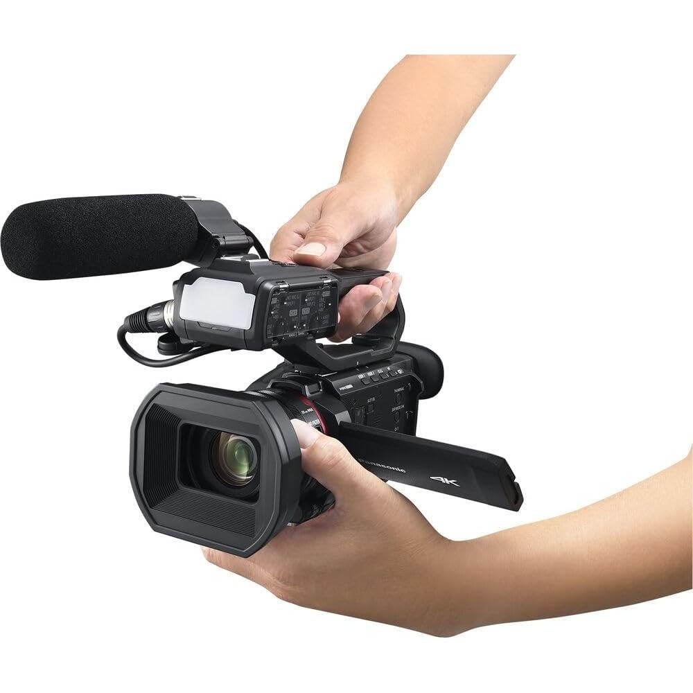 Cámara Panasonic HC-X2100 4K Pro con 24x Zoom y Accesorios