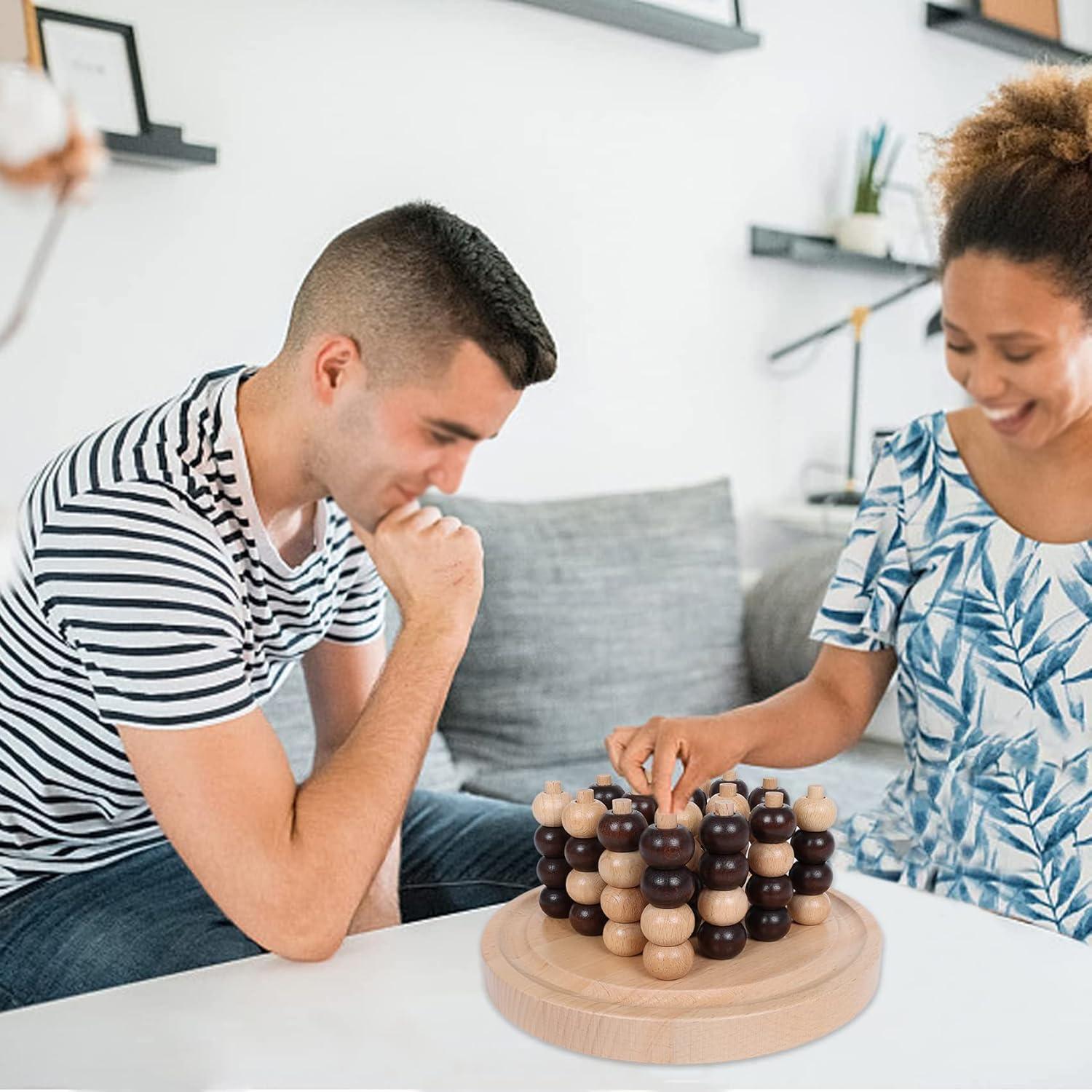 Juego de Mesa 3D Cuatro en Raya Gothink - Madera Natural, 20x20 cm