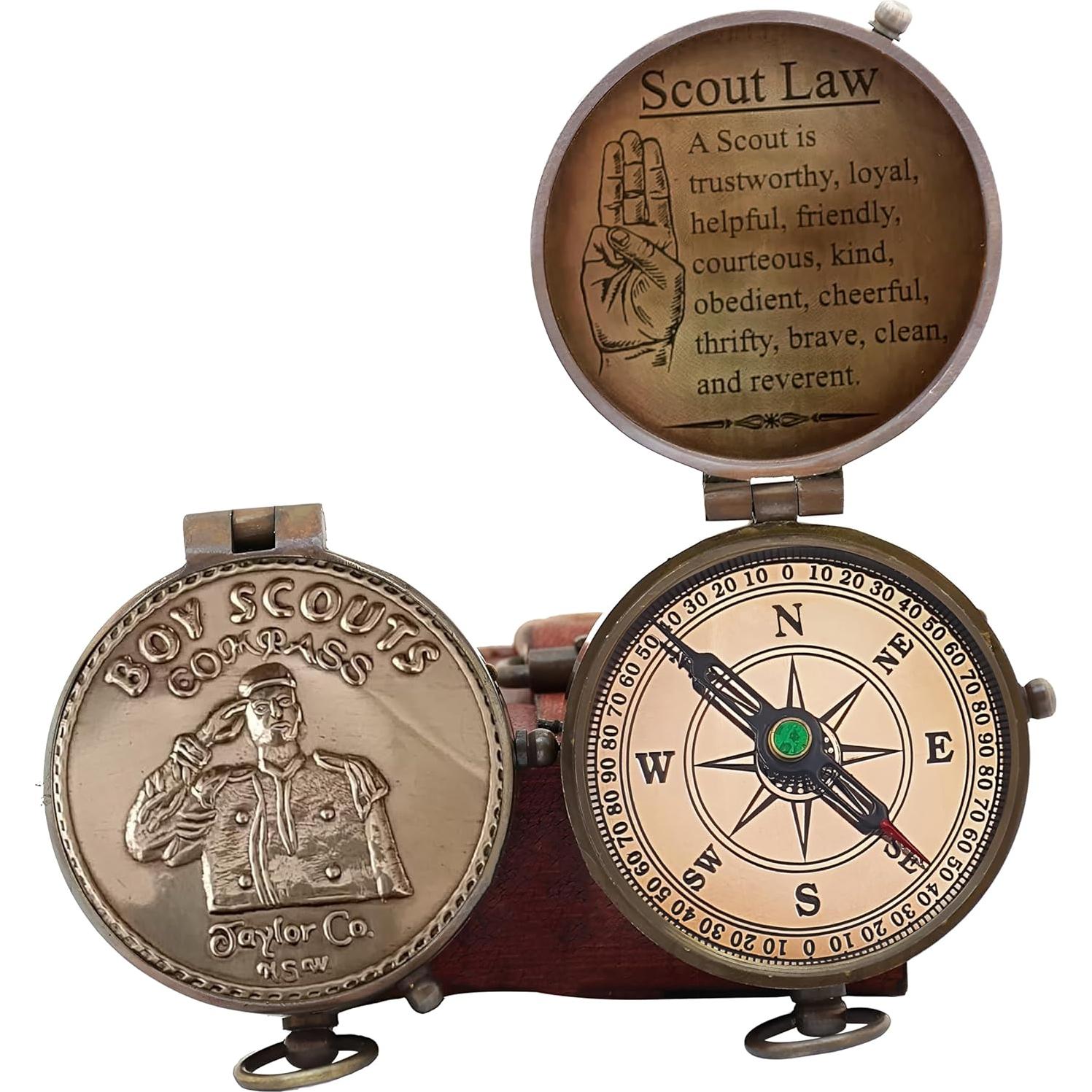 Brújula Scout WOANIN Grabada con Juramento y Caja de Cuero