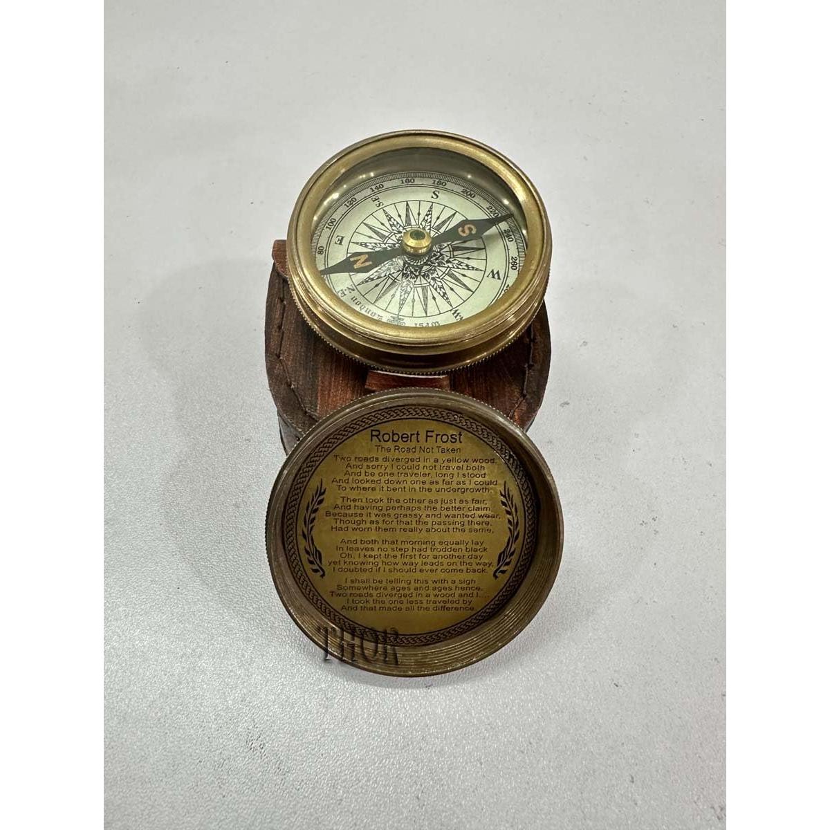 Brújula de bolsillo THOR INSTRUMENTS de latón antiguo con estuche