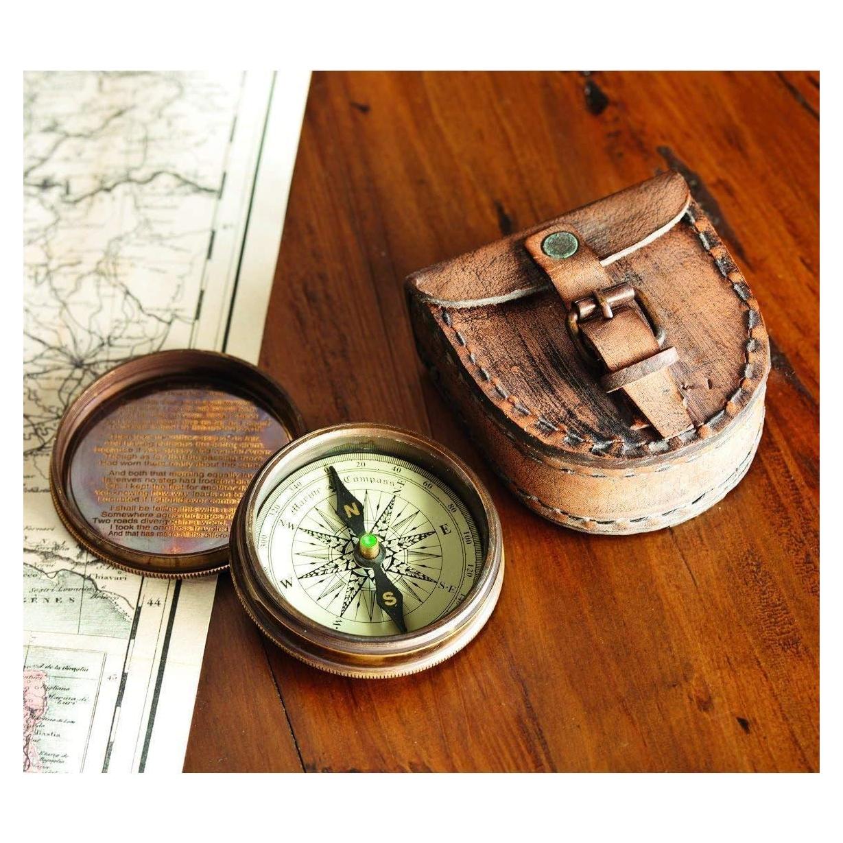 Brújula de Latón Antiguo Wind & Weather con Funda de Cuero
