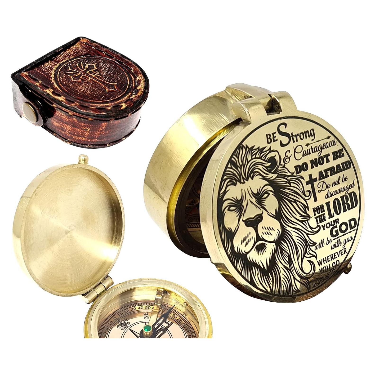 Brújula de latón grabada The New Antique Store - 5 cm