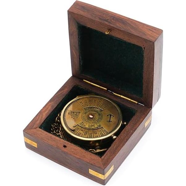 Brújula de bolsillo OCEAN REPLICAS de latón grabada 5cm