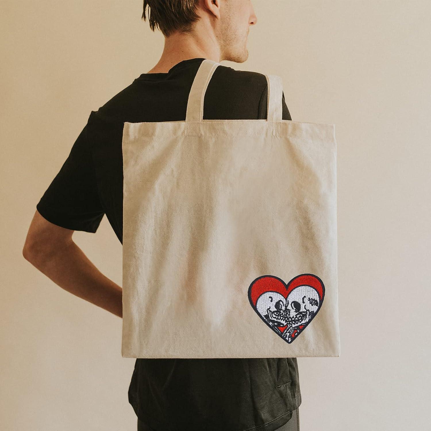 4 Parches de Planchar Joynaamn Corazón Calavera Bordados