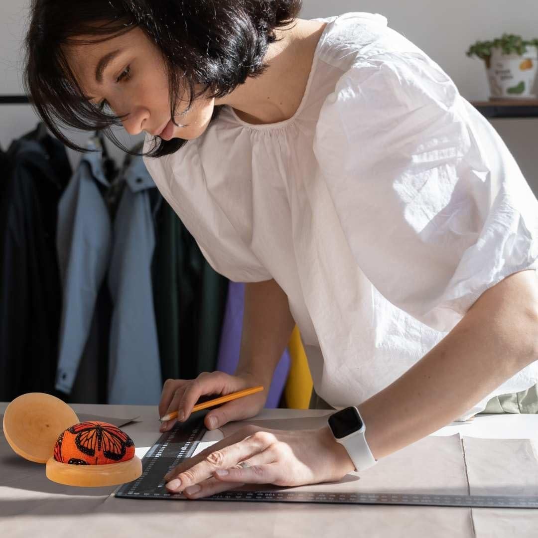 Almohadilla para Alfileres Fair Goods Mariposa Monarca 6.35cm